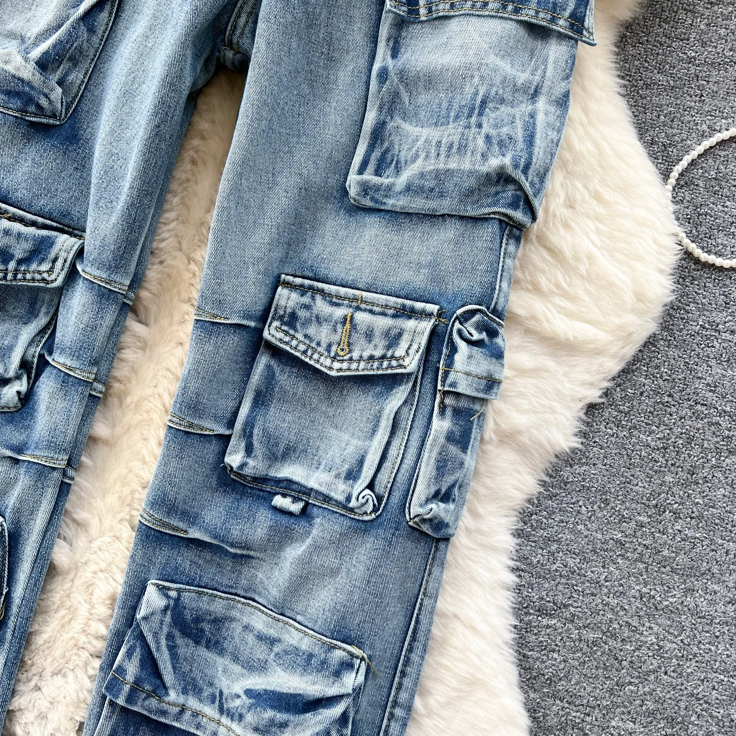 Chic Gradient Blue Jeans with Pockets